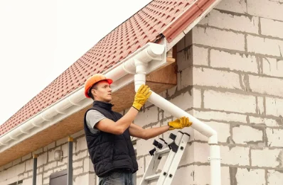 Pose et remplacement de gouttières au Hézo